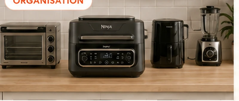 Ninja Combi parmi plusieurs appareils de cuisine